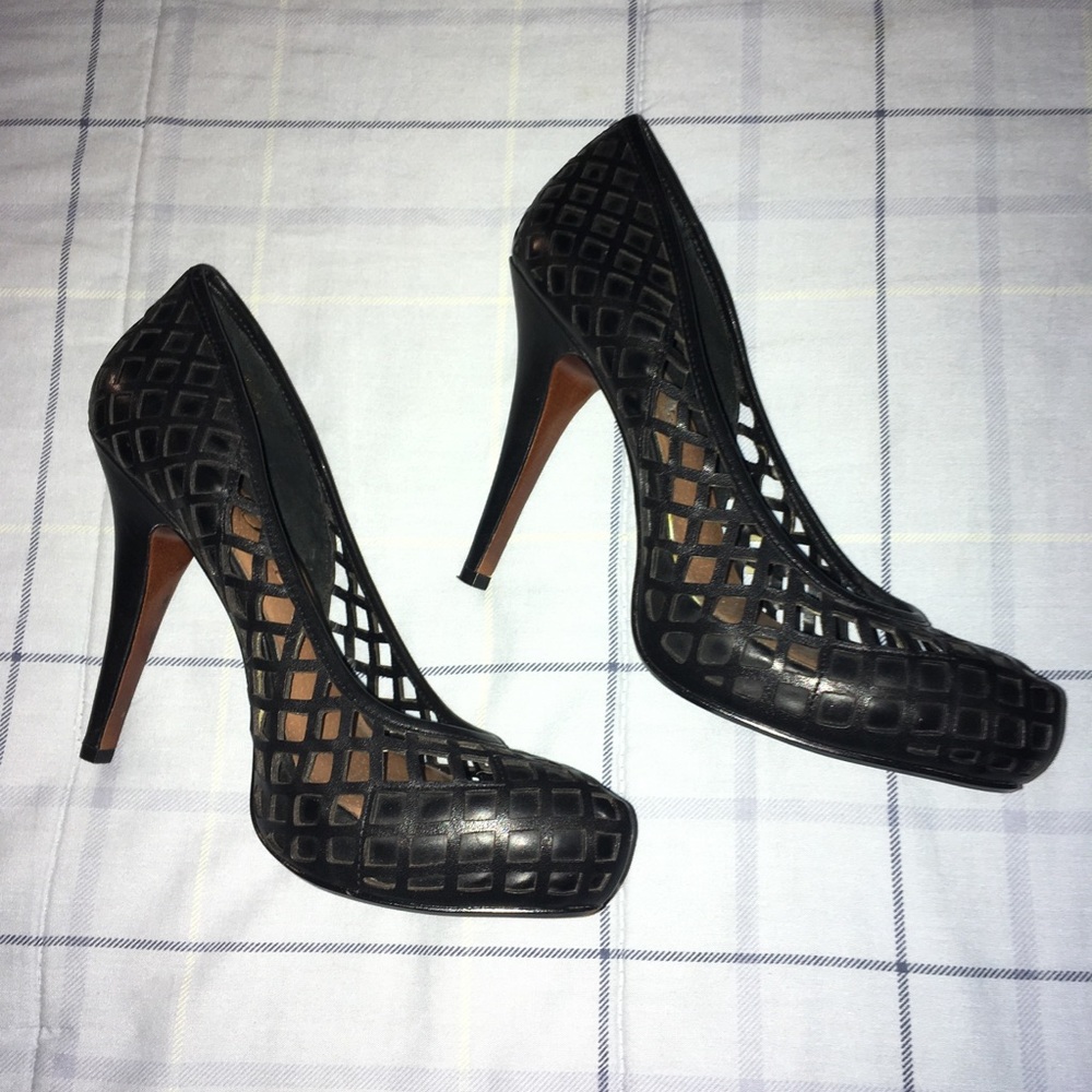 No. 704b. Black heels